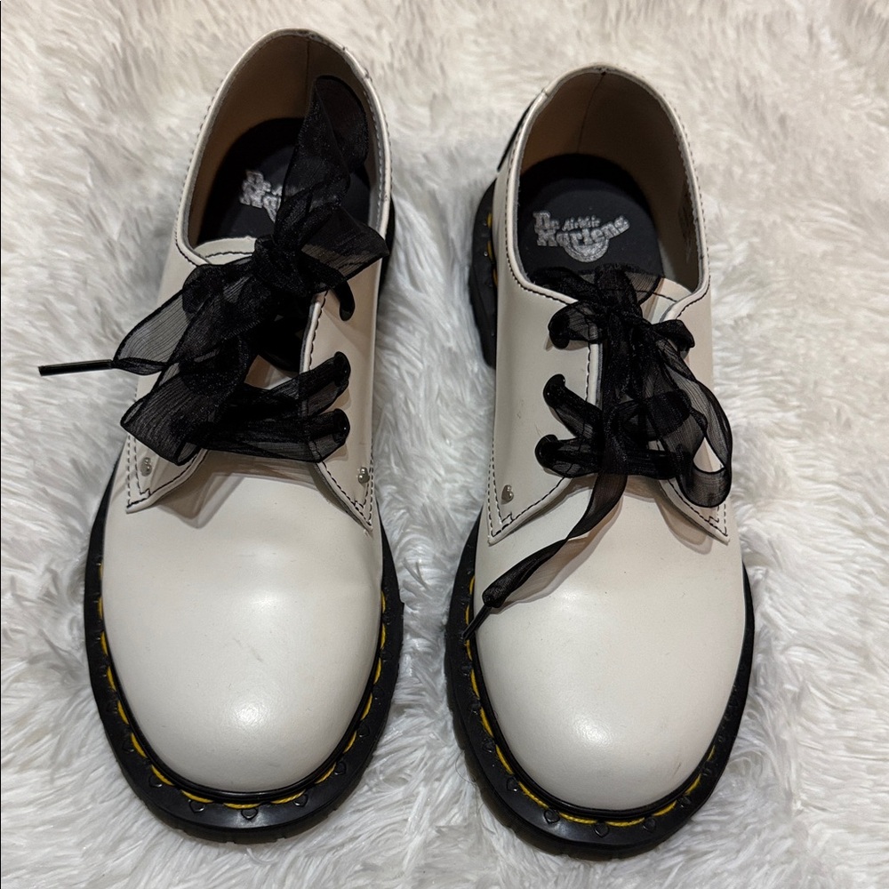 1461 Heart White Smooth Patent Oxford Shoes